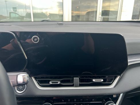 Used 2025 Chevrolet Equinox LT image 16