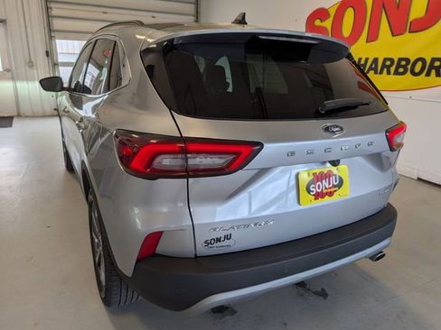 Used 2024 Ford Escape Platinum AWD/4WD image 36