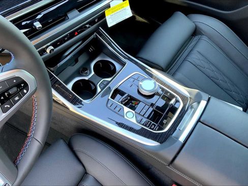 New 2026 BMW X7 M60i image 7