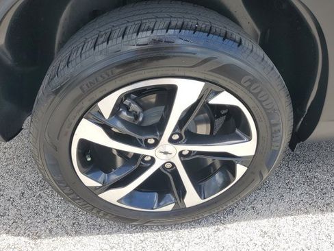 Used 2024 Chevrolet Trax RS FWD image 9