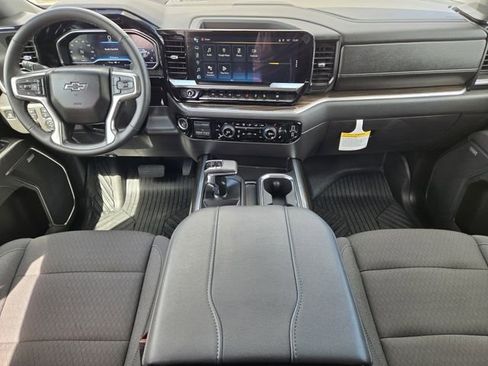 Used 2025 Chevrolet Silverado 1500 LT Trail Boss w/ Convenience Package II AWD/4WD image 28