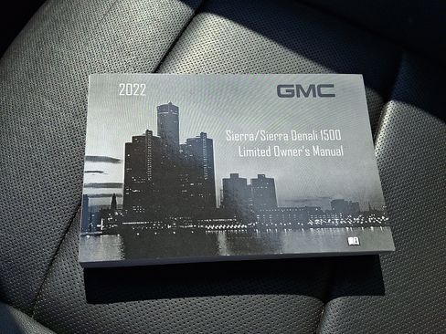 Used 2022 GMC Sierra 1500 SLT w/ SLT Premium Package AWD/4WD image 26