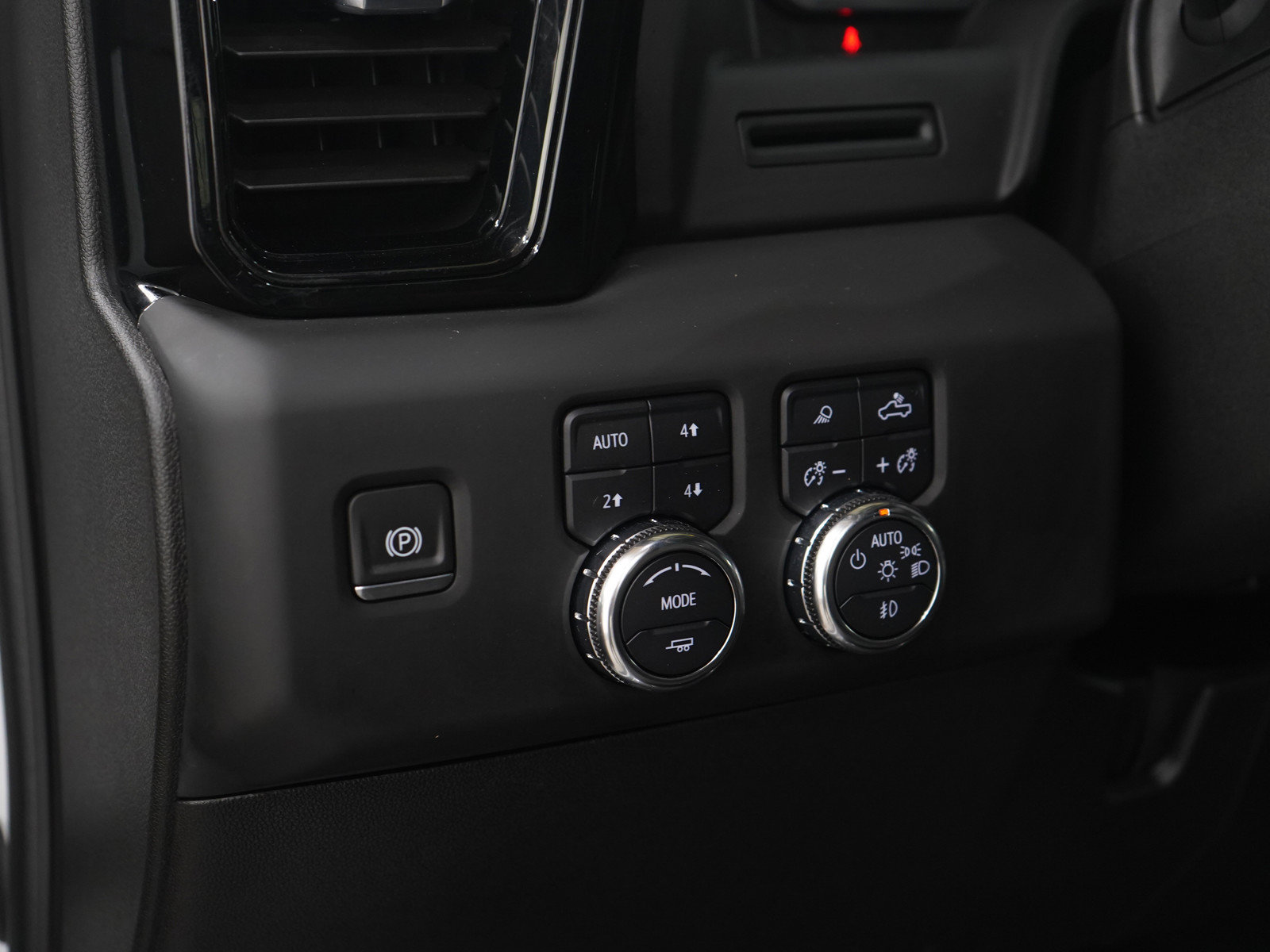 Used 2024 GMC Sierra 2500 AT4 w/ AT4 Preferred Package AWD/4WD image 25