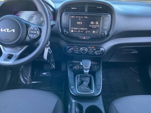 Used 2025 Kia Soul LX FWD image 11