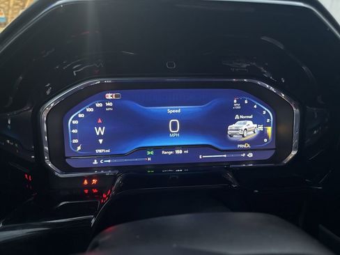 Used 2024 Chevrolet Silverado 1500 LT image 11