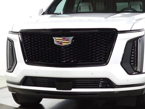 Used 2025 Cadillac Escalade Sport Platinum AWD/4WD image 13