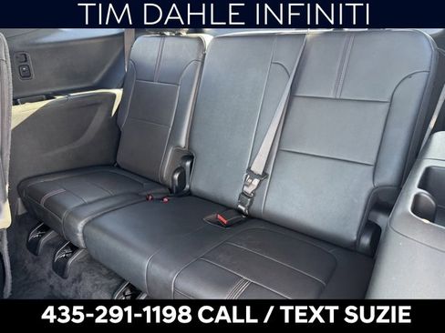 Used 2023 Chevrolet Traverse RS image 15