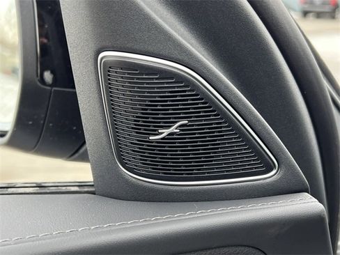 Certified 2025 Mercedes-Benz C 300 4MATIC Sedan image 17