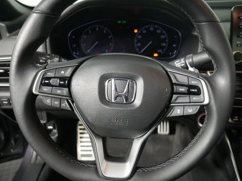 Used 2018 Honda Accord Sport image 13