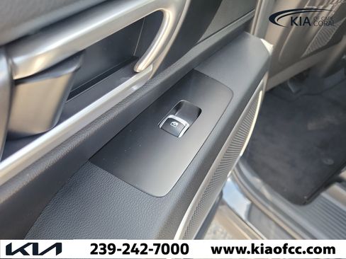 Used 2024 Kia Telluride LX FWD image 12