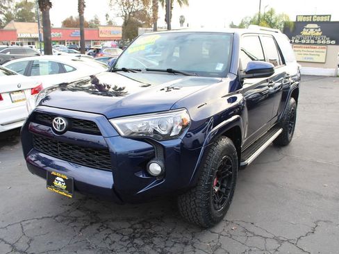 Used 2014 Toyota 4Runner SR5 image 4