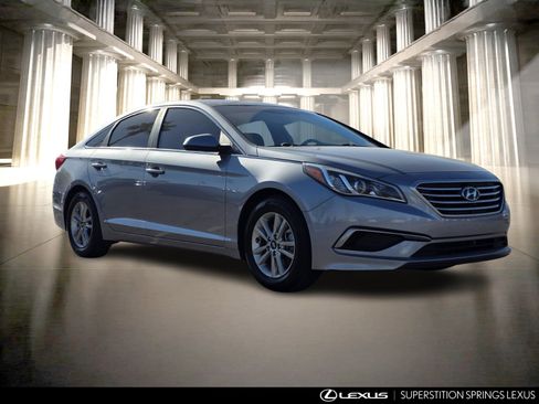Used 2016 Hyundai Sonata SE image 2