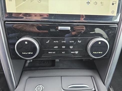 New 2026 Land Rover Discovery Limited Edition image 20