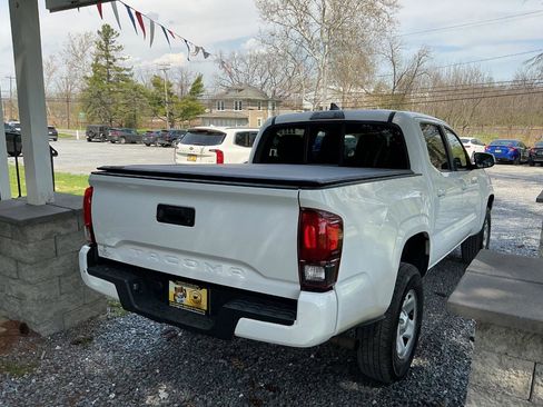 Used 2019 Toyota Tacoma SR w/ SR Convenience Package image 5