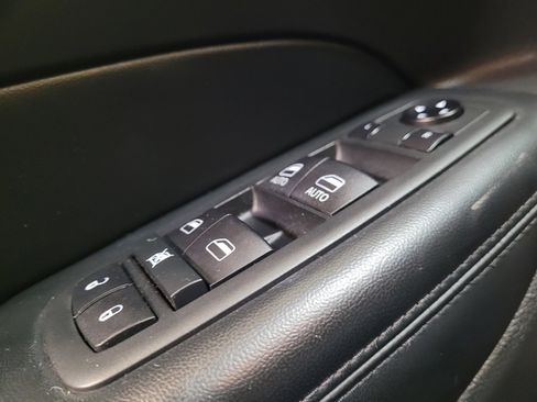 Used 2020 Jeep Grand Cherokee Altitude AWD/4WD image 27