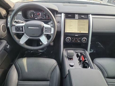 Certified 2024 Land Rover Discovery Dynamic SE AWD/4WD image 18
