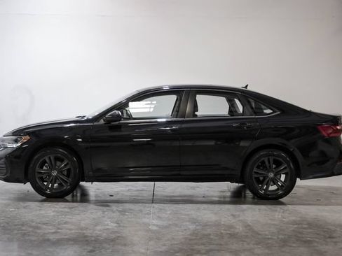 Used 2022 Volkswagen Jetta SE w/ Panoramic Sunroof Package FWD image 18
