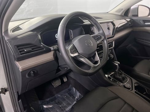 Used 2022 Volkswagen Taos SEL image 9