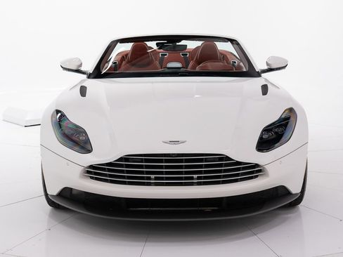 Used 2021 Aston Martin DB11 Volante RWD image 8