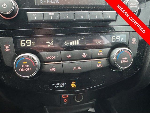 Certified 2017 Nissan Rogue SV AWD/4WD image 22