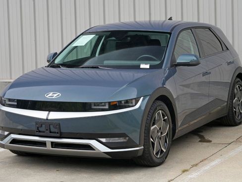 Used 2024 Hyundai Ioniq 5 SEL RWD image 45