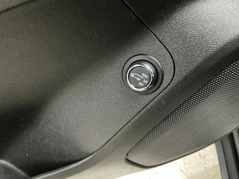 Used 2017 GMC Acadia SLE FWD image 12