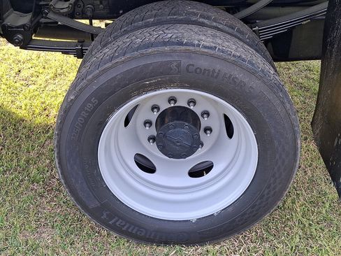 New 2026 Ford F450 XL w/ XL Chrome Package RWD image 7
