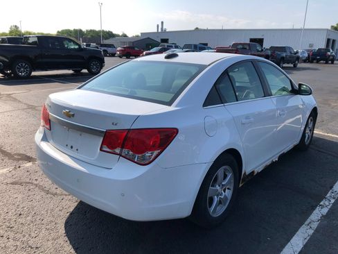 Used 2016 Chevrolet Cruze LT w/ Enhanced Safety Package FWD image 4