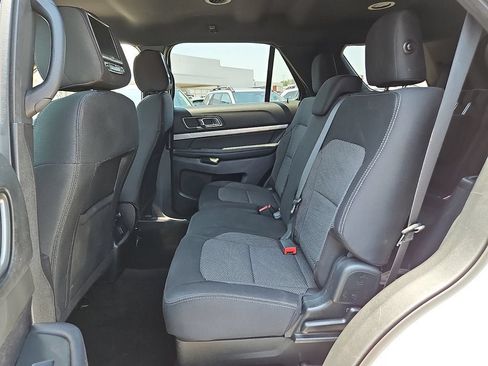 Used 2019 Ford Explorer XLT w/ Class III Trailer Tow Package AWD/4WD image 10