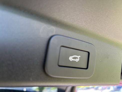 Certified 2026 Jaguar F-PACE R-Dynamic S AWD/4WD image 33