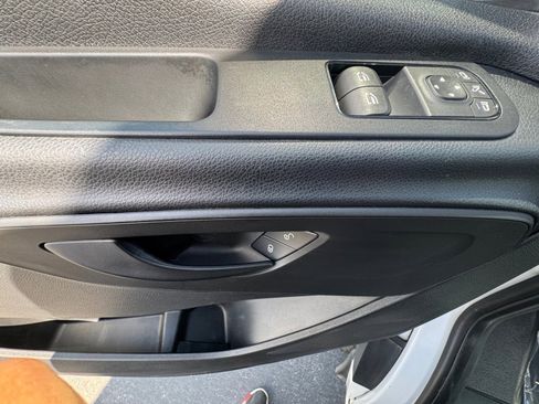 Used 2019 Mercedes-Benz Sprinter 2500 image 13