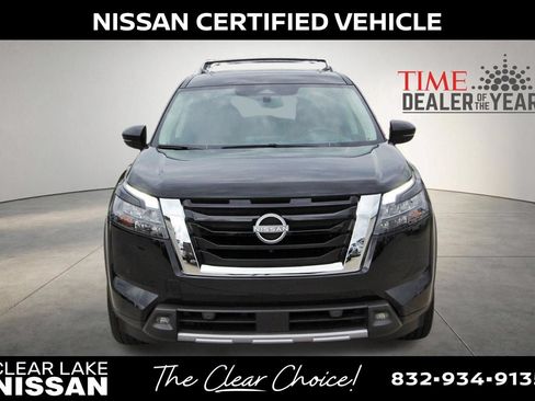 Certified 2025 Nissan Pathfinder Platinum w/ Cargo Package AWD/4WD image 3
