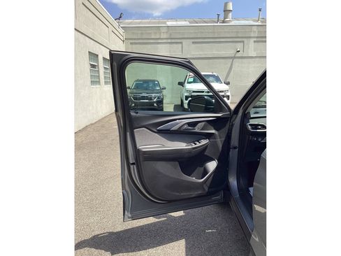 Used 2023 Chevrolet TrailBlazer LS FWD image 16