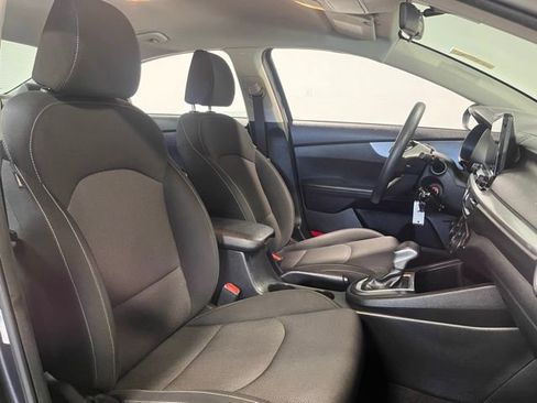 Used 2023 Kia Forte LXS w/ LXS Technology Package image 10