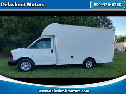 Used 2015 Chevrolet Express 3500 image 1
