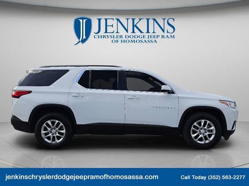 Used 2019 Chevrolet Traverse LT FWD image 2