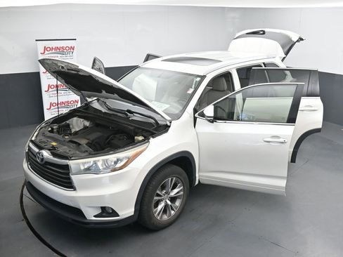 Used 2015 Toyota Highlander XLE image 26