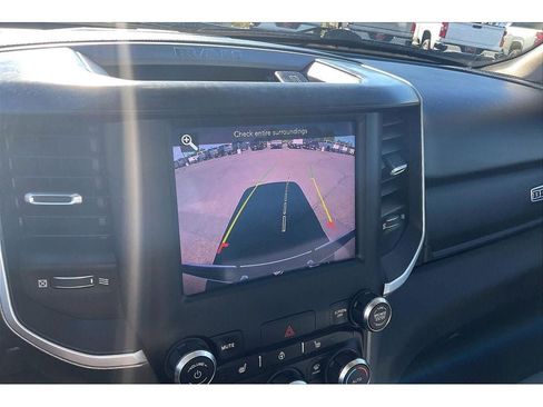Used 2020 RAM 1500 Big Horn AWD/4WD image 23