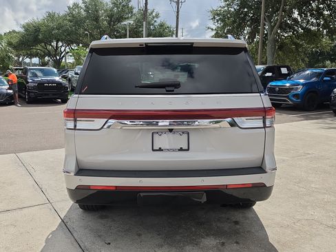 Used 2024 Lincoln Navigator Reserve AWD/4WD image 6