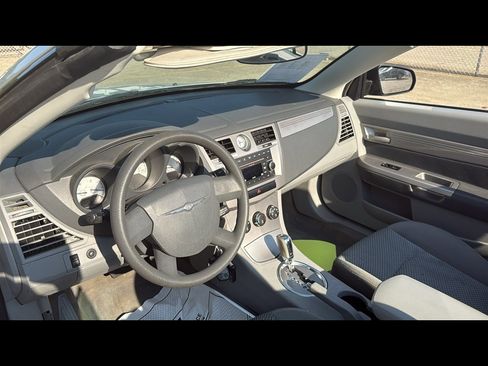 Used 2008 Chrysler Sebring LX image 9