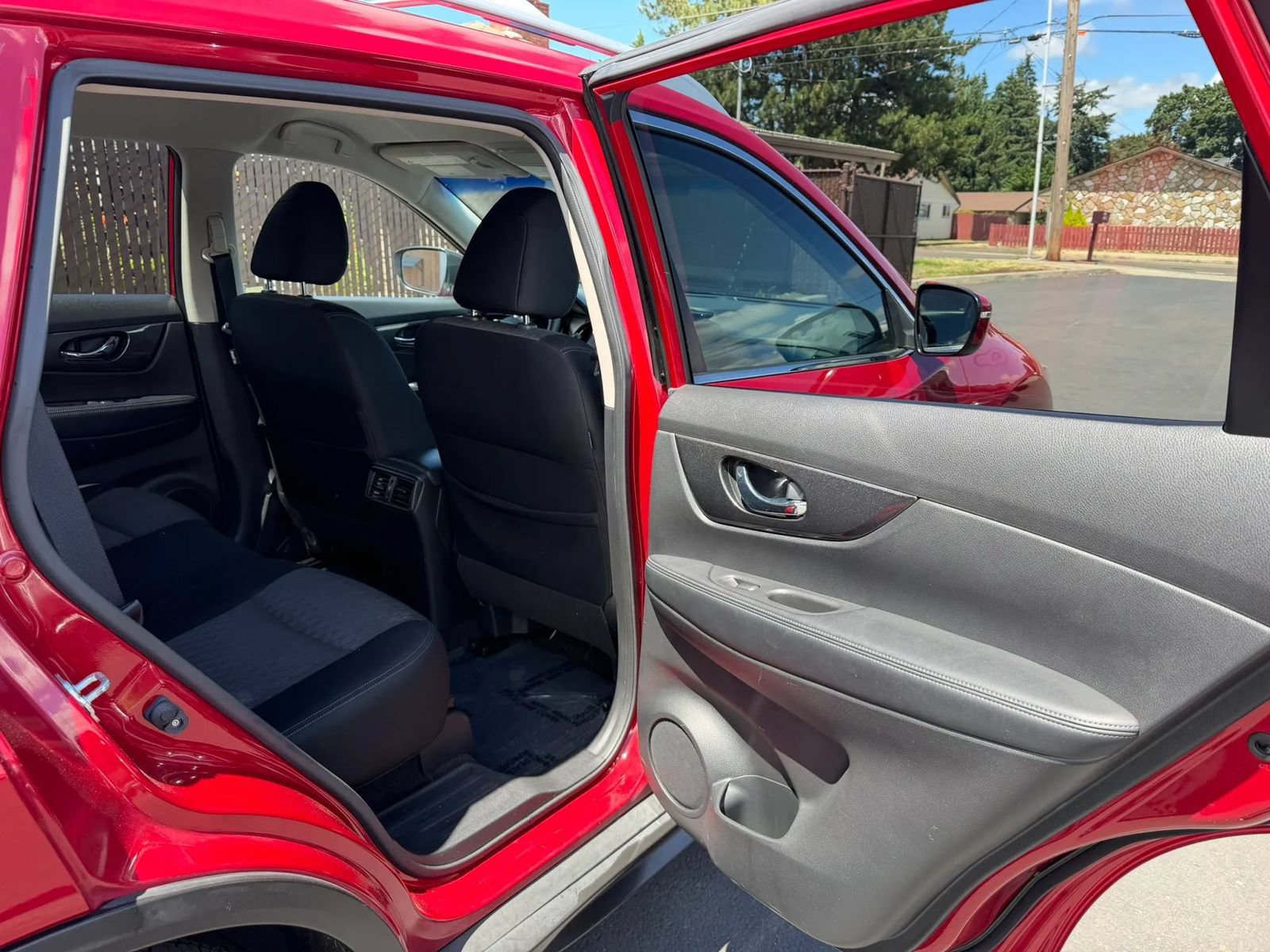Used 2017 Nissan Rogue S w/ S Appearance Package AWD/4WD image 13