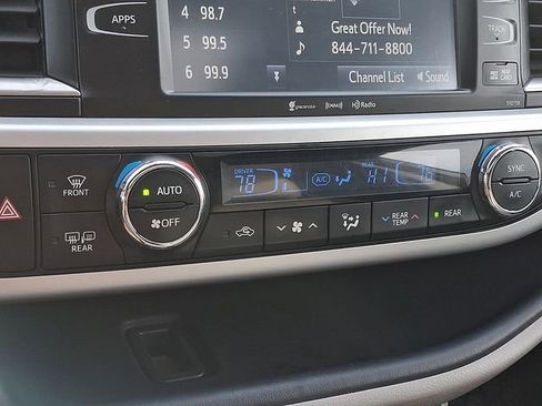 Used 2016 Toyota Highlander XLE image 16