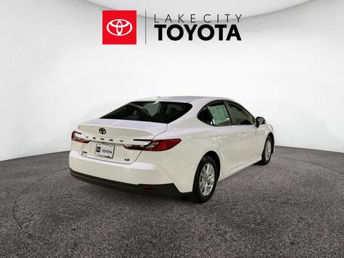 Used 2026 Toyota Camry LE image 8