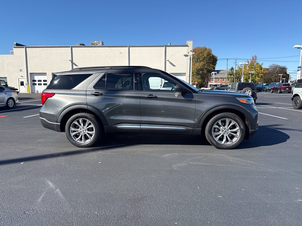 Used 2020 Ford Explorer XLT w/ Equipment Group 202A AWD/4WD image 6