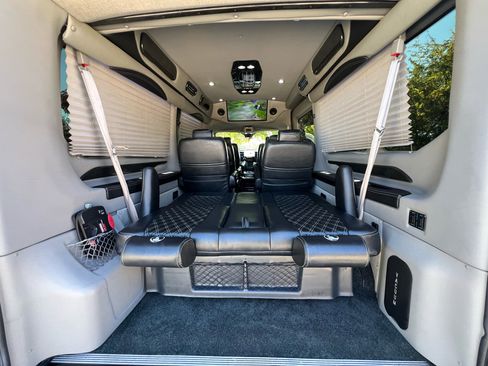 Used 2022 Ford Transit 250 Medium Roof AWD image 63