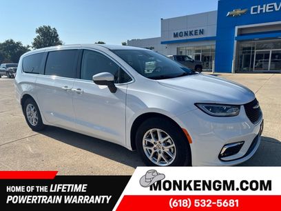Used 2023 Chrysler Pacifica Touring-L