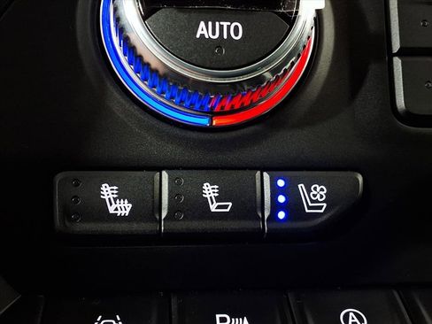 Used 2022 GMC Sierra 1500 SLT image 13