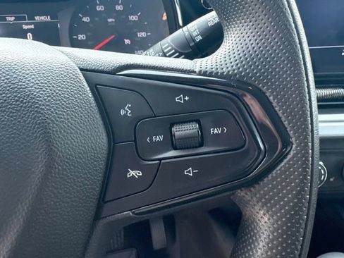 Used 2024 Chevrolet Trax LS w/ LS Convenience Package FWD image 25