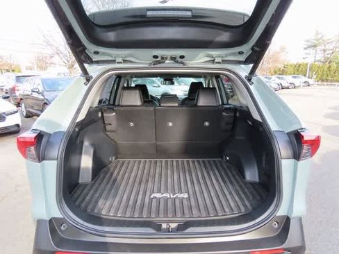 Used 2021 Toyota RAV4 XLE Premium image 11