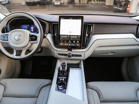 New 2026 Volvo XC60 B5 Ultra image 12
